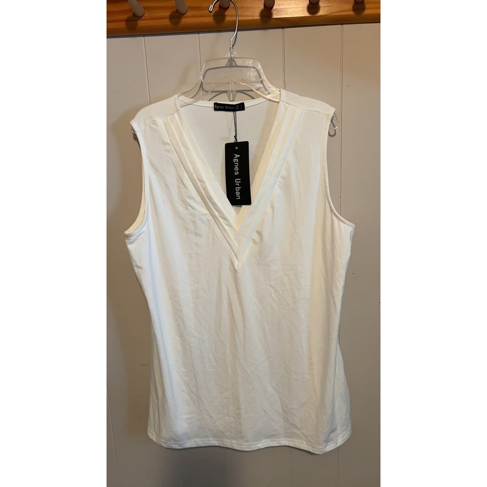 Agnes Urban Women's Sleeveless V-Neck Top